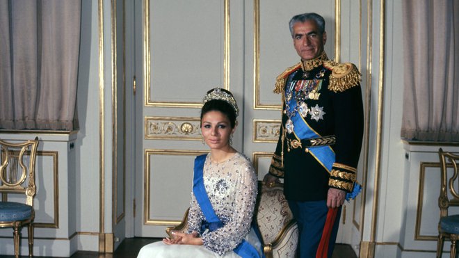 Farah Diba Pahlavi - zadnja iranska cesarica Foto Tv Slo