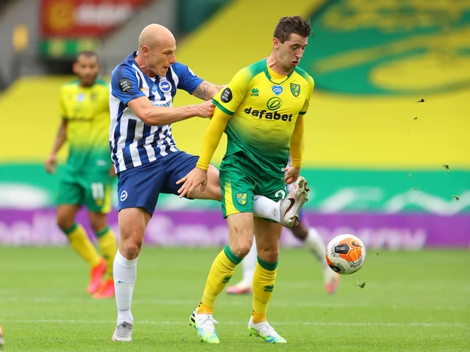 V angleškem Norwichu sta se v 33. krogu pomerila premierligaška kluba Norwich City in Brighton &amp; Hove Albion. Brighton je v gosteh zmagal 0:1. FOTO: Richard Heathcote/Reuters