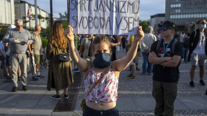 Fotografija: Verjetno to ni neka nova ideologija, saj se vendarle tudi fašizem ni poimenoval po Benitu Mussoliniju. Foto Voranc Vogel/Delo