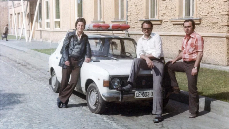 Fotografija: Celjski raketarji so se udeležili tudi parade ob zmagi nad fašizmom v Beogradu leta 1975. Rakete so pripeljali na strehi stoenke. FOTO: hrani Zgodovinski arhiv Celje