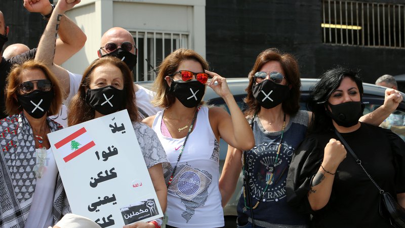 Fotografija: Protivladni protesti v Libanonu se nadaljujejo. Foto Aziz Taher/Reuters