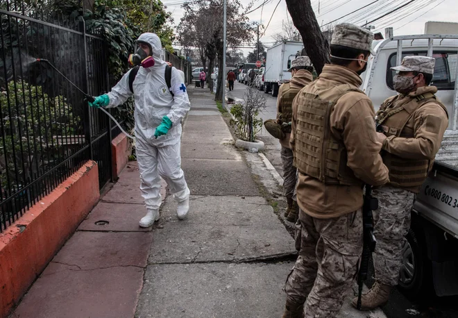 23 dni izboljševanja razmer je v Čilu sprožilo razprave o omilitvi ukrepov. FOTO: Martin Bernetti/AFP