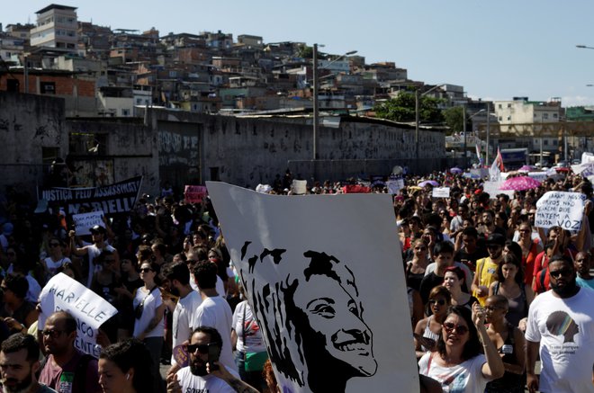 Protest po smrti mestne svetnice Marielle Franco. FOTO: Ricardo Moraes/Reuters