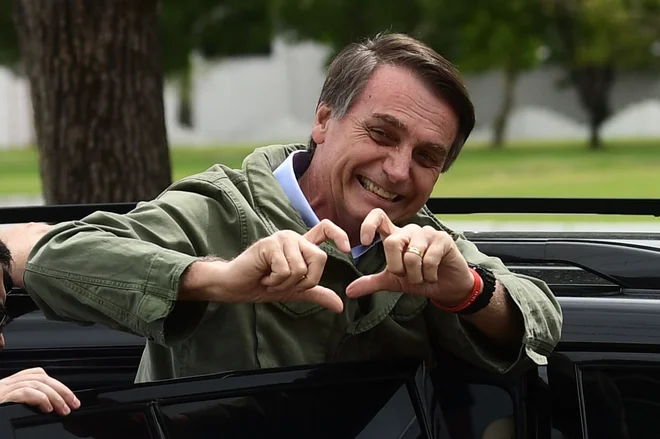 Jair Bolsonaro je na volitvah zmagal na pogon lažnih novic, rasizma, homofobije, šovinizma, militarizma, protimigrantstva ... FOTO: AFP