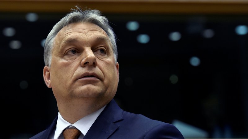 Fotografija: »Ne bom spreminjal svoje politike in prijemov,« je napovedal madžarski premier. »Želimo spoštovati krščanske vrednote in nočemo migracij,« je pojasnjeval. FOTO: Eric Vidal/Reuters