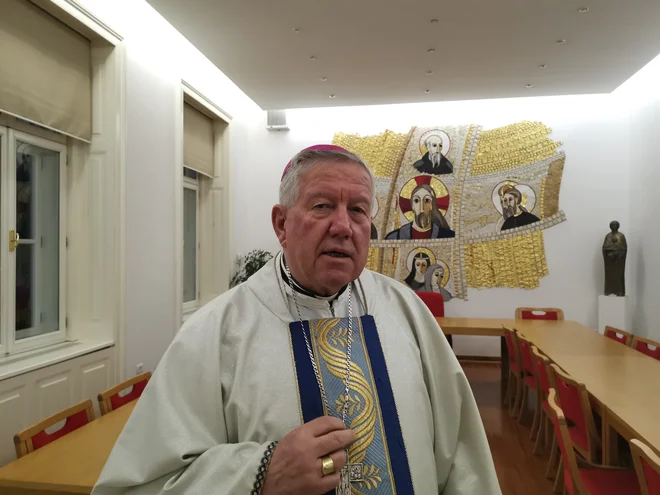 Nadškof Stanislav Hočevar je v Beogradu že skoraj dve desetletji in zna ustvariti občutek, da smo v Srbiji dobrodošli. Foto Milena Zupanič