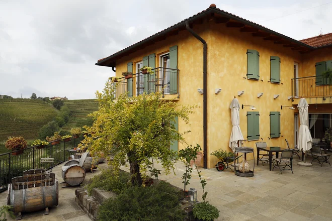 Kot zanimivo v turistični ponudbi Goriških Brd so na spletnem portalu Global Traveler izpostavili prenočevanje na domočajih. Na fotografiji domačija Kabaj. Foto Uroš Hočevar/Delo