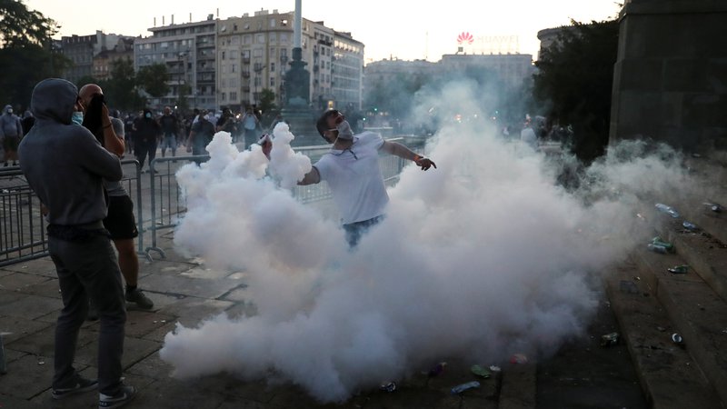 Fotografija: Protesti v Beogradu. FOTO: Marko Djurica/Reuters