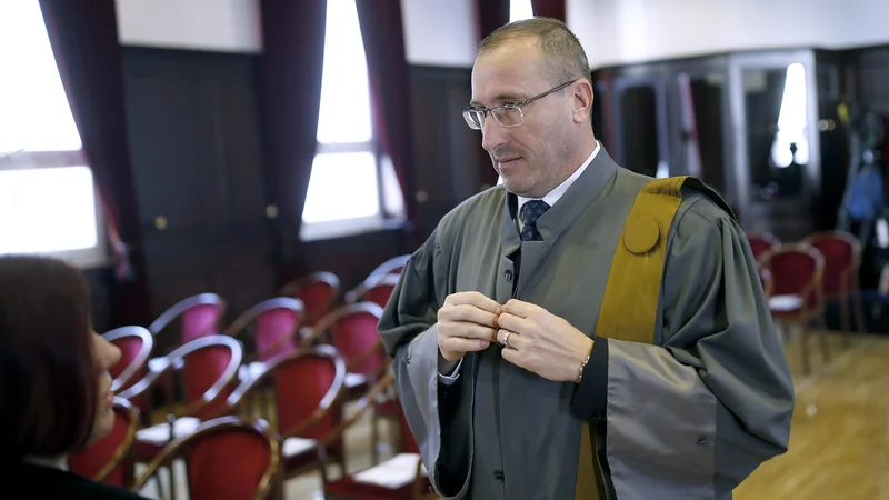 Fotografija: Generalni državni tožilec Drago Šketa (na fotografiji) je prejel pismo predsednika vlade Janeza Janše, v katerem ta ugotavlja, da se zadnje mesece stopnjujejo organizirane grožnje s smrtjo. Foto Blaž Samec/Delo