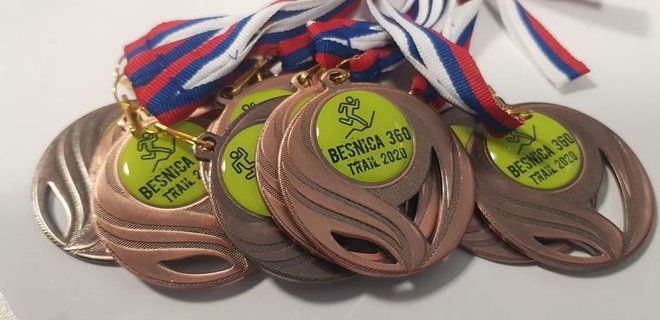 Na koncu so bile podeljene tudi medalje. FOTO: Facebook Besnica 360° Trail