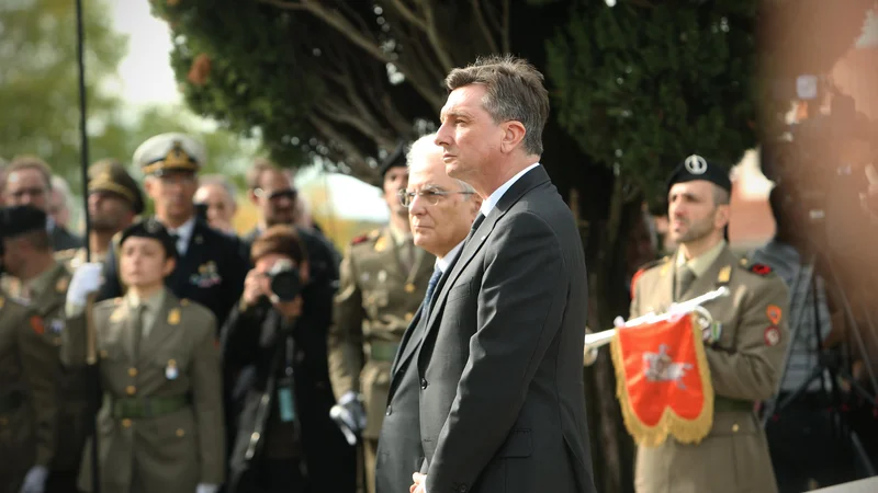 Fotografija: Sergio Mattarella in Borut Pahor sta se pred štirimi leti v Doberdobu poklonila padlim slovenskim vojakom v prvi svetovni vojni. Foto Jure Eržen/Delo