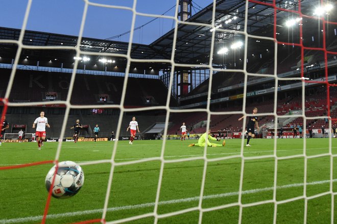 Stadion RheinEnergie v Kölnu bo gostil finalni turnir evropske lige. FOTO: Pool New/Reuters