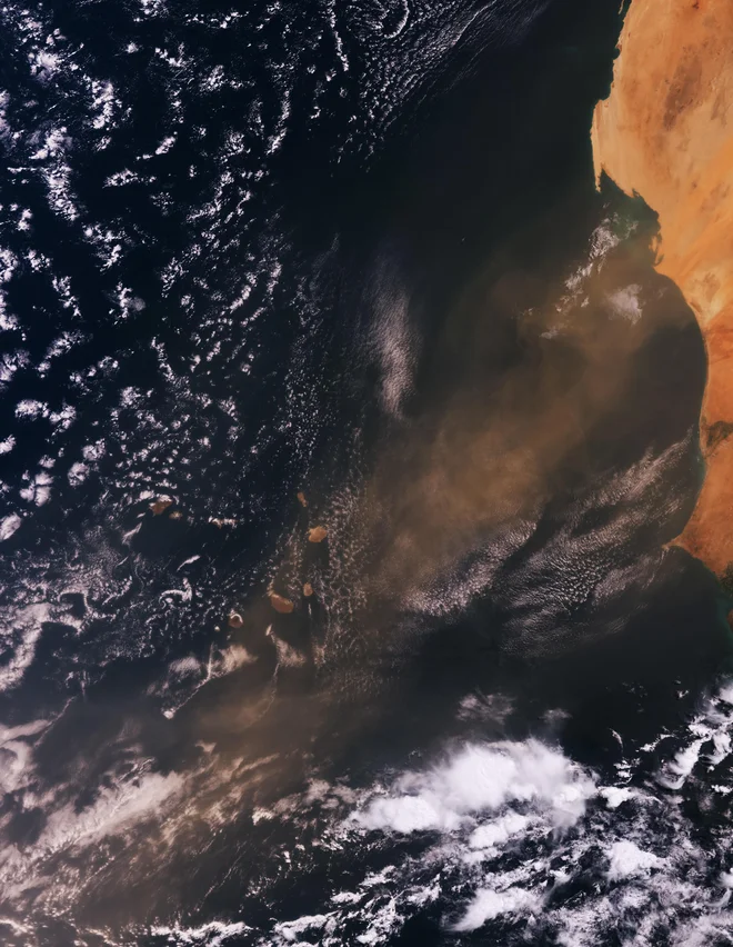 Oblak prahu nad Cabo Verde. FOTO: Copernicus Sentinel data (2020), ESA&nbsp;