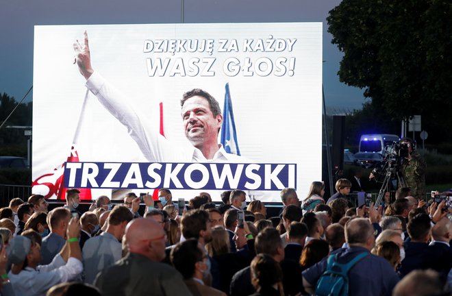 Župana Varšave Rafala Trzaskowskega je podprlo 48,8 odstotka volivcev. FOTO: Aleksandra Szmigiel/Reuters