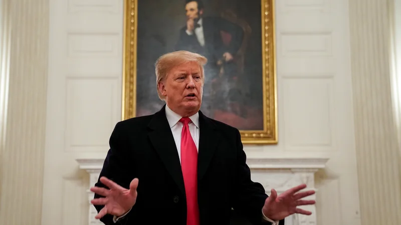 Fotografija: Donald Trump, ki je poskušal zasejati razdor med demokrati, je dobil jasno košarico, njegovemu vabilu se ni odzval niti en zmerni poslanec demokratov. FOTO Reuters