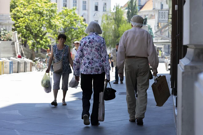 Dejavno staranje je dobro za telesno in duševno zdravje, zato ga je treba politično spodbujati, saj zmanjšuje stroške zdravstva in podaljšuje pričakovano zdravo življenje. FOTO: Vid Svetina