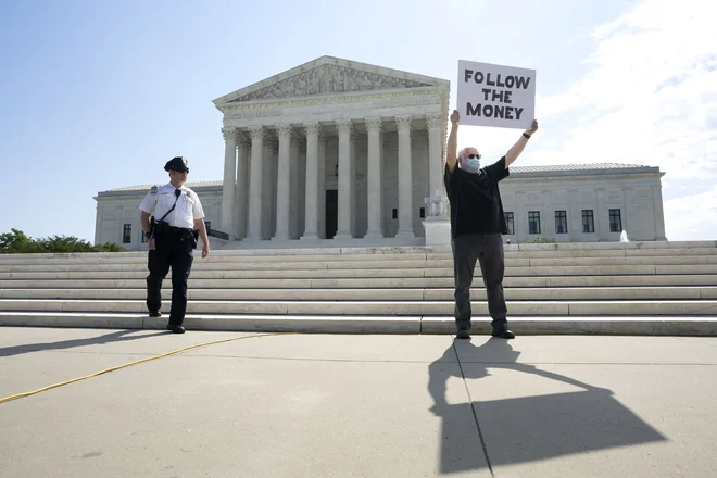 Najpogostejša napačna ali zavajajoča trditev v času Trumpovega vladanja je, da je ameriška ekonomija trenutno najboljša v vsej zgodovini. FOTO: Stefani Reynolds/AFP