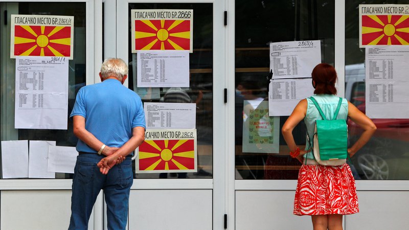 Fotografija: Volitve v Makedoniji bi morale potekati 12. aprila, a so jih zaradi epidemije preložili. FOTO: Ognen Teofilovski/Reuters