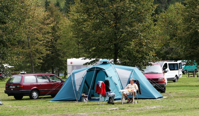 Razlike v kakovosti so velike, vse je odvisno od tega, za koliko časa kupujemo šotor in koliko smo pripravljeni tvegati z vremenom. FOTO: Igor Modic 