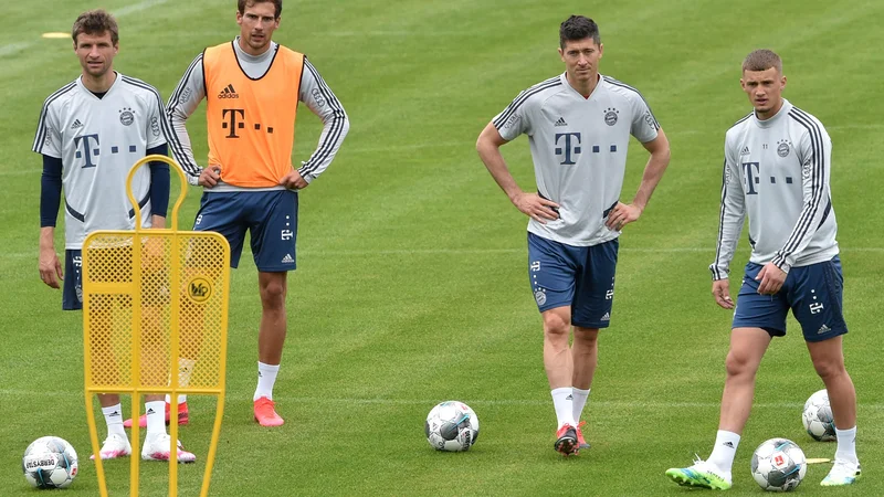Fotografija: Takole so se pripravljali na današnji izziv Bayernovi aduti (z leve) Thomas Müller, Leon Goretzka, Robert Lewandowski in Mickael Cuisance. FOTO: AFP