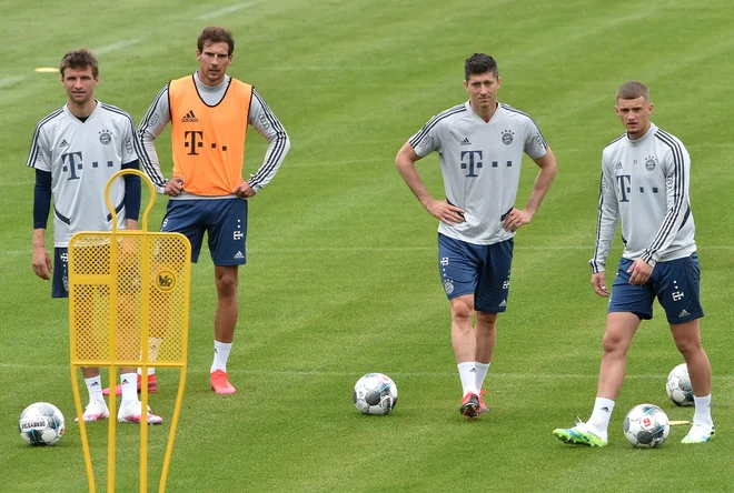 Takole so se pripravljali na današnji izziv Bayernovi aduti (z leve) Thomas Müller, Leon Goretzka, Robert Lewandowski in Mickael Cuisance. FOTO: AFP