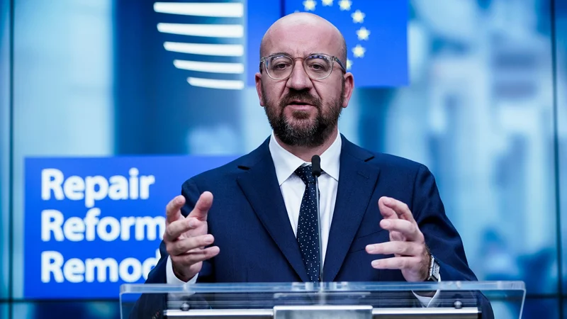 Fotografija: Predsednik evropskega sveta Charles Michel je pred tednom dni v kompromisnem predlogu ponudil 26 milijard evrov manj kot evropska komisija, nezadovoljnih je veliko. FOTO: Kenzo Tribouillard/Afp