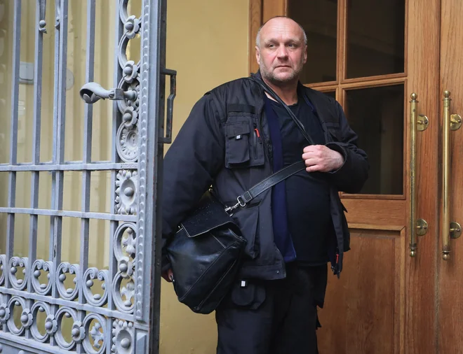 Stephen Casiraghi je prepričan, da so ga pazniki v zaporu obravnavali strožje kot druge. FOTO: Tadej Regent/Delo