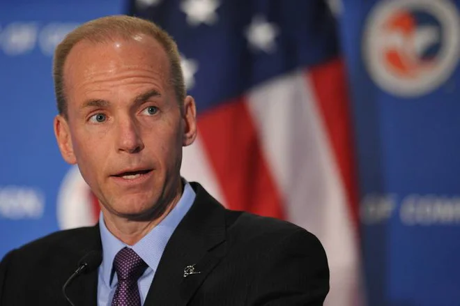 Dennis Muilenburg se po komaj treh letih se kot prvi človek Boeinga sooča z dvema velikima tragedijama, ki ju bo treba pojasniti. FOTO Reuters
