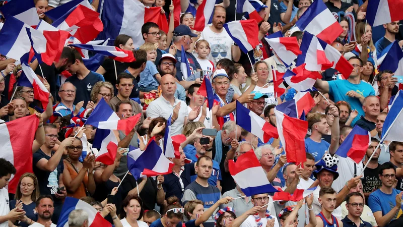Fotografija: Svetovno prvenstvo na domačih tleh je Francozinje spremenilo v nacionalne junakinje, s katerimi živi in diha vsa država. FOTO: Reuters