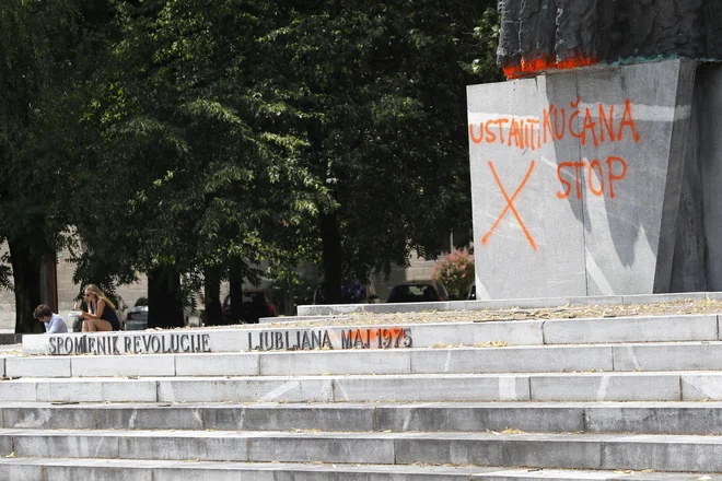 Spomenik revoluciji kiparja Draga Tršarja. FOTO: Mavric Pivk/Delo