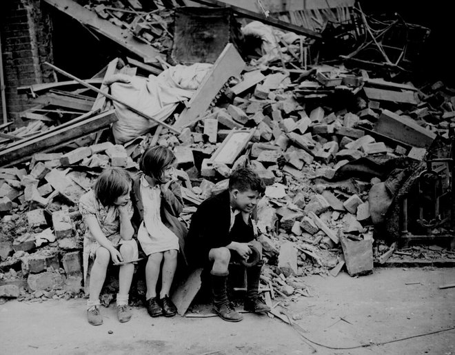 Ogromno število britanskih otrok je med vojno osirotelo. FOTO: Handout Reuters