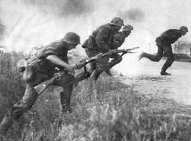 Dve leti po napadu na Poljsko je Nemčija leta 1941 napadla Sovjetsko zvezo. FOTO: Reuters