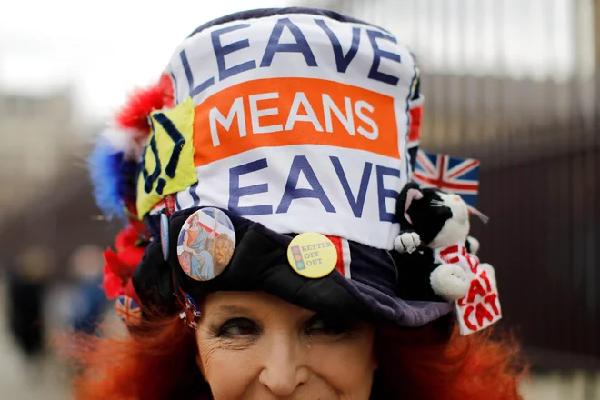 Obrazi brexita: milijone Britancev brexit še vedno razdvaja. Foto Tolga Akmen/Afp