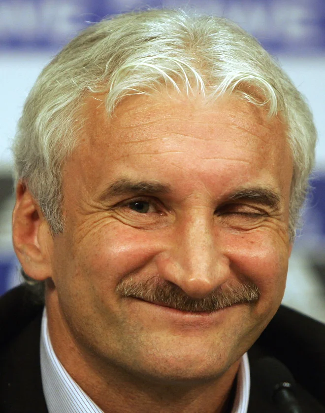 Rudi Völler pravi, da je treba prvenstvo izpeljati do konca. FOTO: Reuters