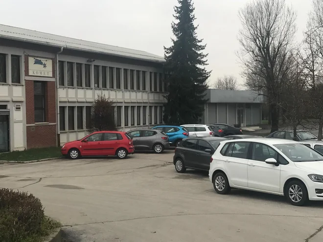 V Kometu je odsotnih 65 odstotkov šivilj, ki so v Hrvaške. Foto Komet
