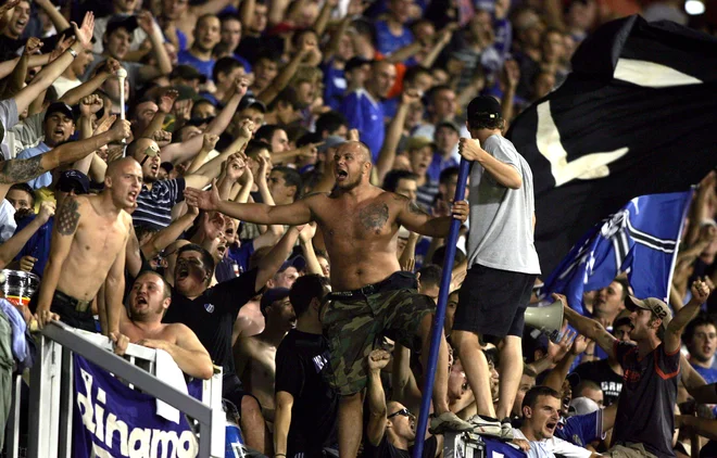 Vplivna navijaška skupina Bad Blue Boys se še ni odzvala na odločitev uprave Dinama. FOTO: Voranc Vogel