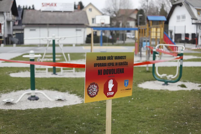 V fazi inkubacije je videti problem na tisoče kilometrov vstran, nekje v nekem mestu, za katerega ime še nihče ni slišal. Foto Leon Vidic