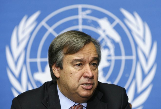 Guterres je pozdravil mobilizacijo 5000 milijard dolarjev v razvitih državah za podporo lastnim gospodarstvom, hkrati pa pozval k sprejetju globalnega paketa za pomoč nerazvitim. FOTO: Denis Balibouse/Reuters