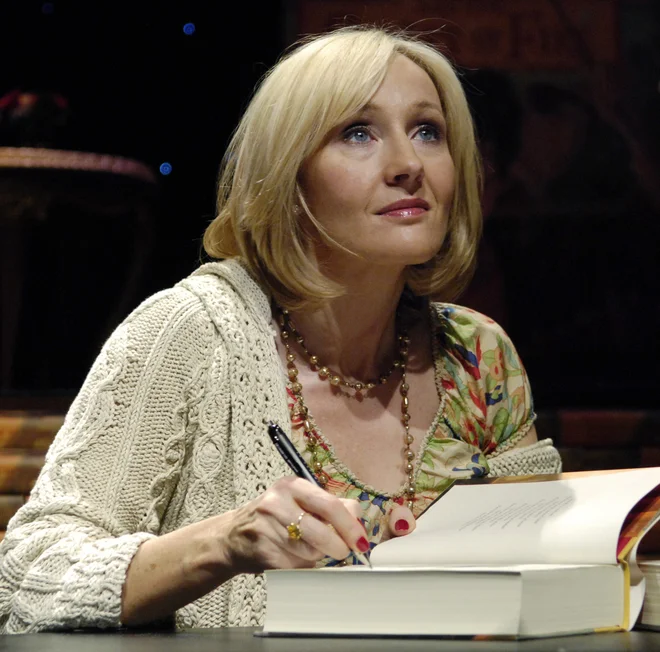 Po podatkih revije <em>Forbes</em> je lani največ, nekaj čez 84 milijonov evrov, zaslužila J. K. Rowling. Foto Chris Pizzello Reuters Pictures