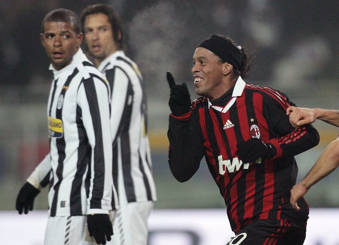 Ronaldinho je igral tudi za Milan. FOTO: Reuters 