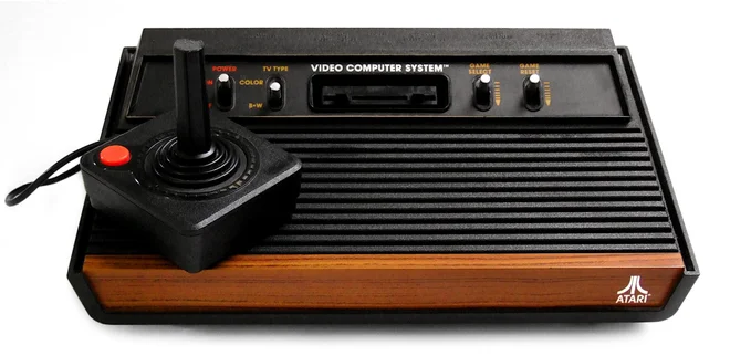 Igralna konzola atari 2600 je prišla na trg leta 1977. Foto Atari