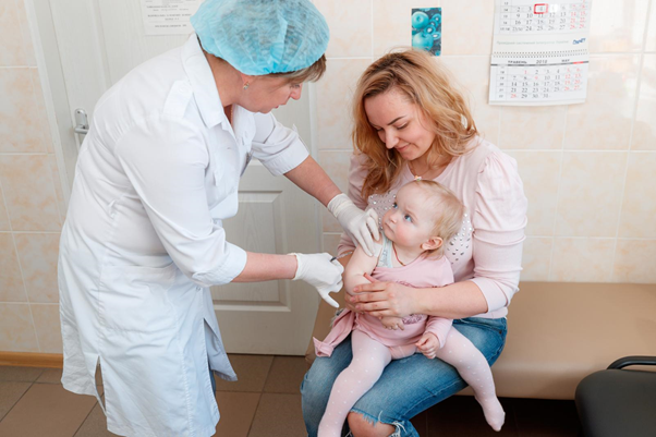 Kampanje cepljenja proti ošpicam so preložene že v 24 državah in bodo tudi v mnogih drugih, opozarjajo pri Unicefu.
FOTO: Unicef