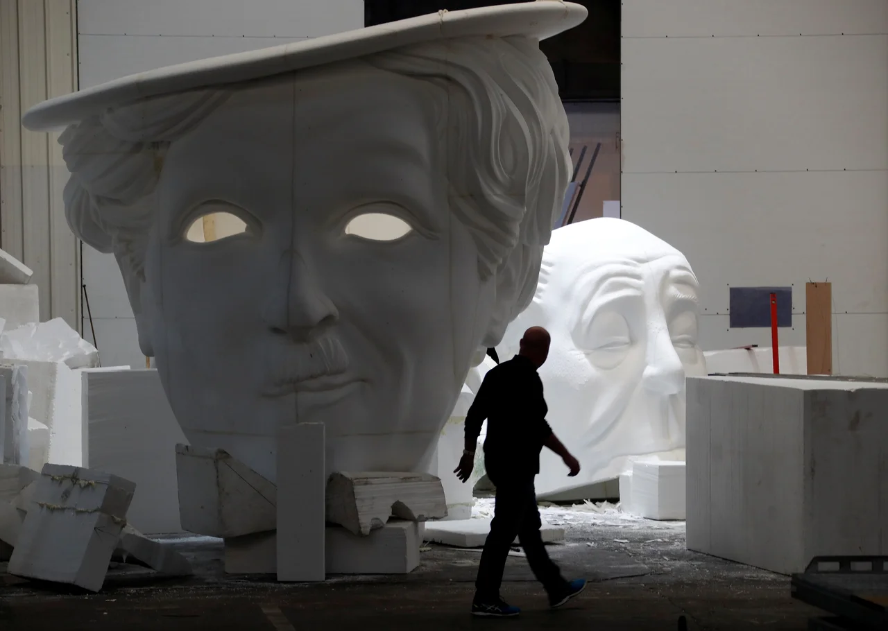 Fotografija: Charlie Chaplin je veliko travmatičnih izkušenj in spominov pretvoril v zabavne scene v svojih filmih. FOTO: Reuters