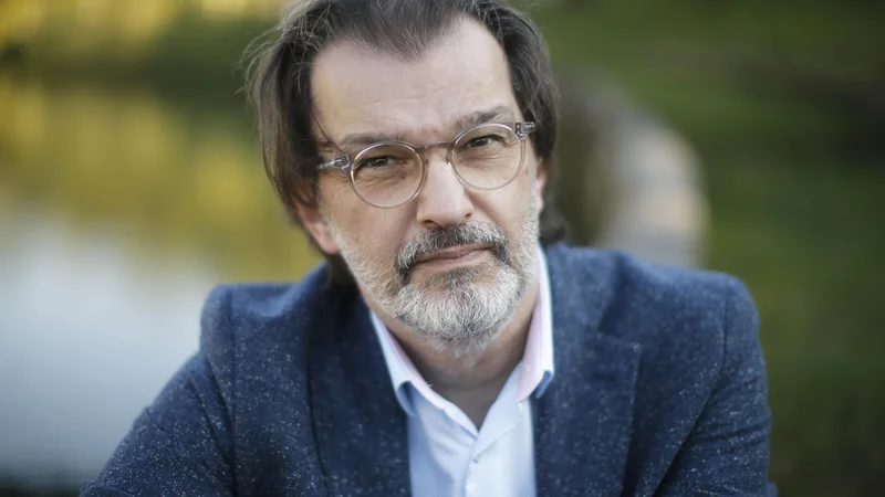 Fotografija: Vladimir Milošević, psihiater, mednarodno priznani psihodramski terapevt: Ksenofobičnost, v smislu, da je vedno kriv nekdo drug, nekdo od tam daleč, iz druge države, druge kulture, druge narodnosti, je stara zgodba naše civilizacije. FOTO: Jure Eržen/Delo