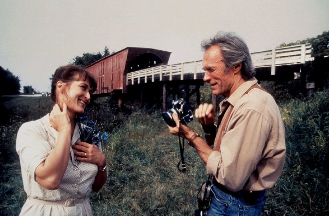 V filmu Najini mostovi je igral fotografa National Geografica, ki se v Iowi zaljubi v gospodinjo (Meryl Streep).<br />
FOTO: Reuters