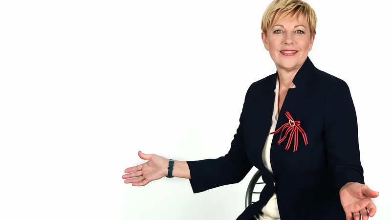 Fotografija: Najtežje je bilo voditi Odmeve v času, ko gosti niso smeli priti v studio, pravi Rosvita Pesek. FOTO: Branka Timpran