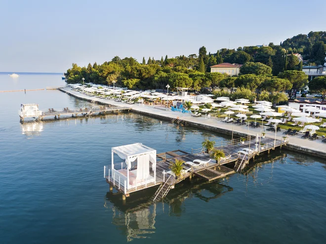 Tudi sprostitev na prenovljeni plaži Meduza dobro dene FOTO: LifeClass