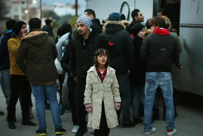 Med migranti in begunci naj bi v Nemčijo spustili več deset potencialno nevarnih ljudi, ki so ali v stiku z islamisti ali s tujimi skupinami.
