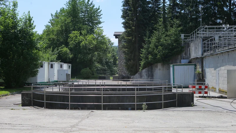 Fotografija: Čistilno napravo Brod bo nadomestil podzemni zadrževalnik. FOTO: Jože Suhadolnik