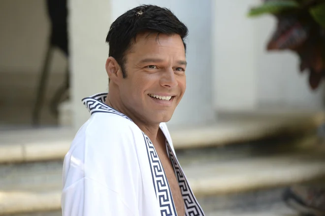 Zgodba o modnem kreatorju Versaceju je pobrala tudi vse glavne igralske nominacije. Med njimi tudi Ricky Martin. FOTO: AP